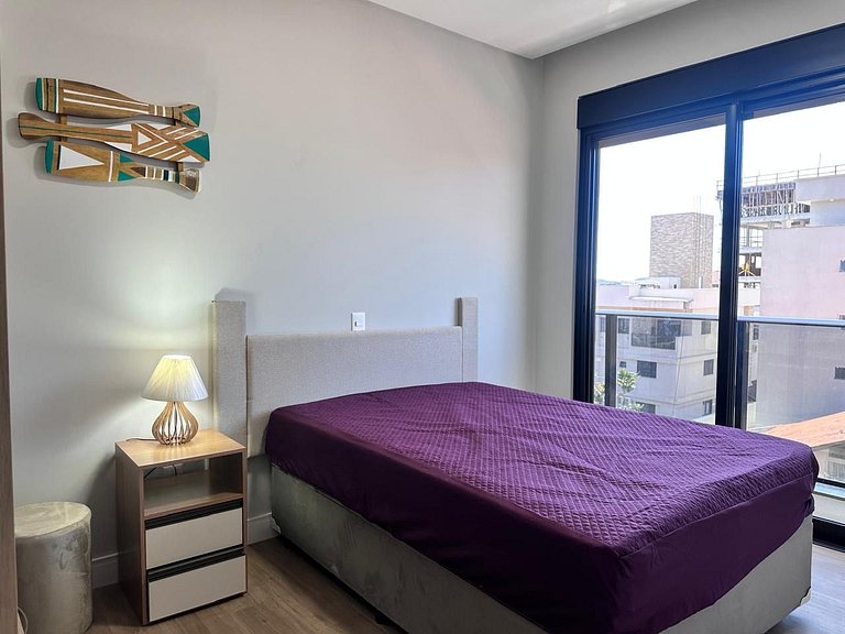 B016 - Apto Novo com 02 Suites e piscina