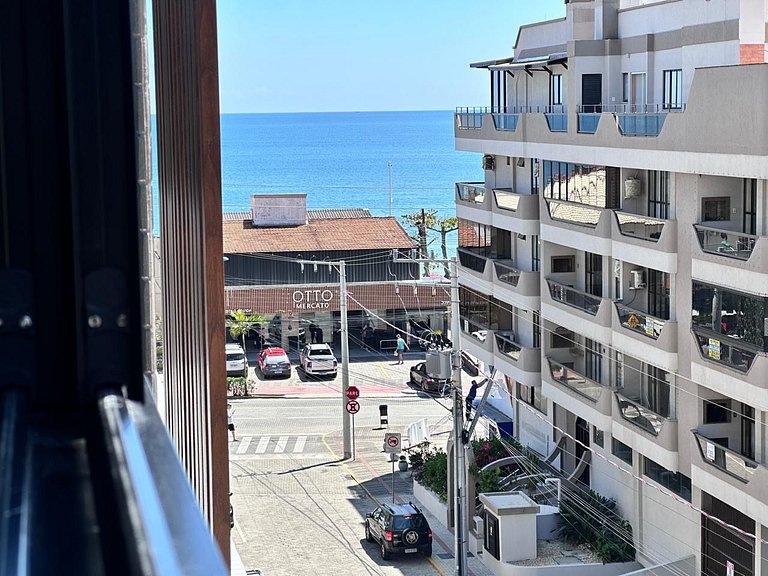 B016 - Apto Novo com 02 Suites e piscina