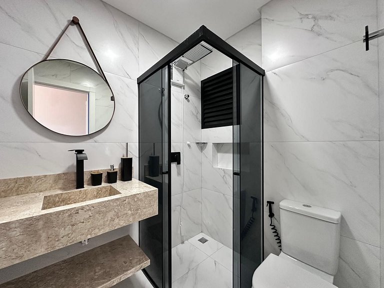 B016 - Apto Novo com 02 Suites e piscina