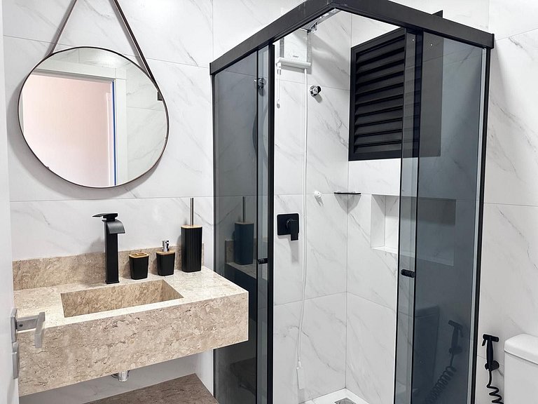 B016 - Apto Novo com 02 Suites e piscina