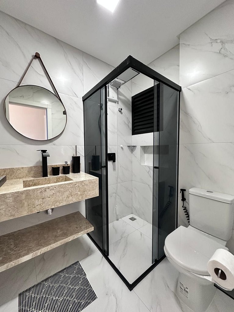 B016 - Apto Novo com 02 Suites e piscina