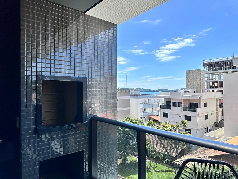 B016 - Apto Novo com 02 Suites e piscina