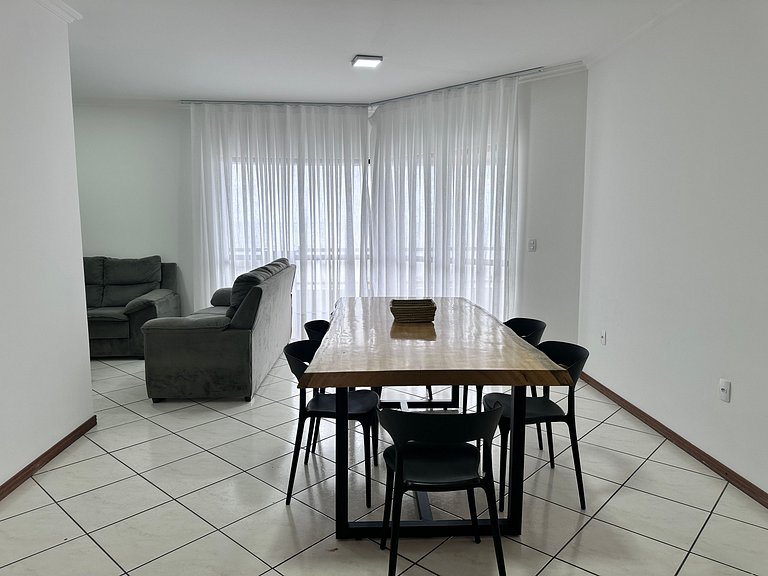 Cobertura 3 quartos para 8 pessoas, pertinho da praia !