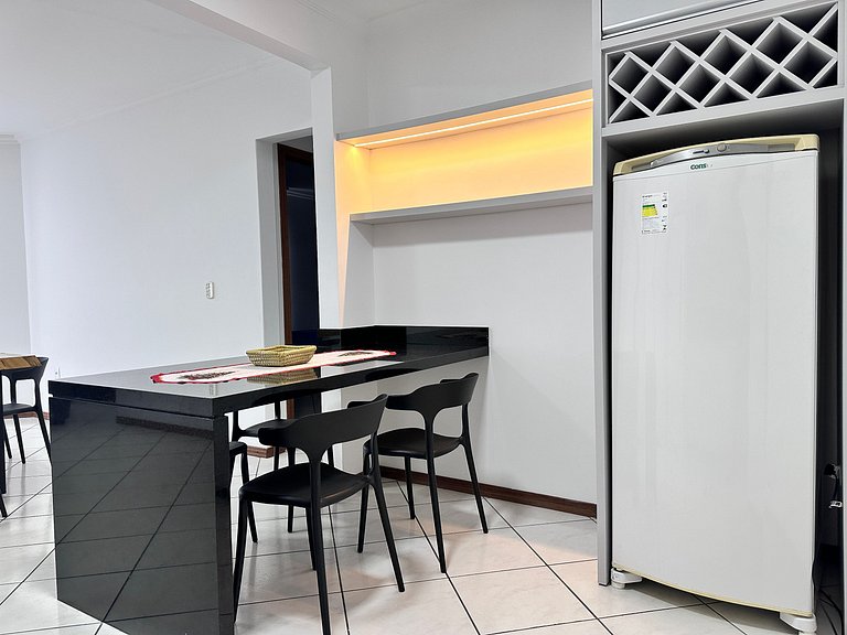 Cobertura 3 quartos para 8 pessoas, pertinho da praia !