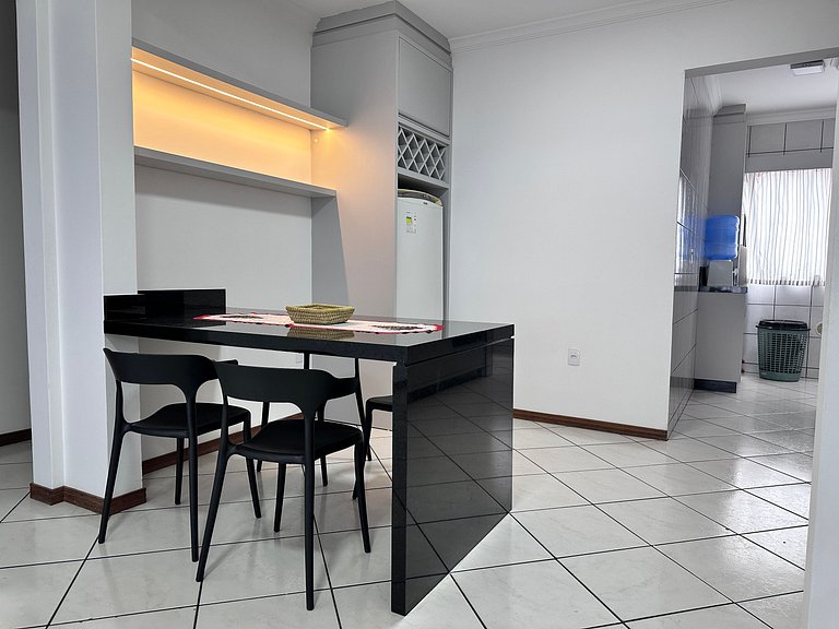 Cobertura 3 quartos para 8 pessoas, pertinho da praia !