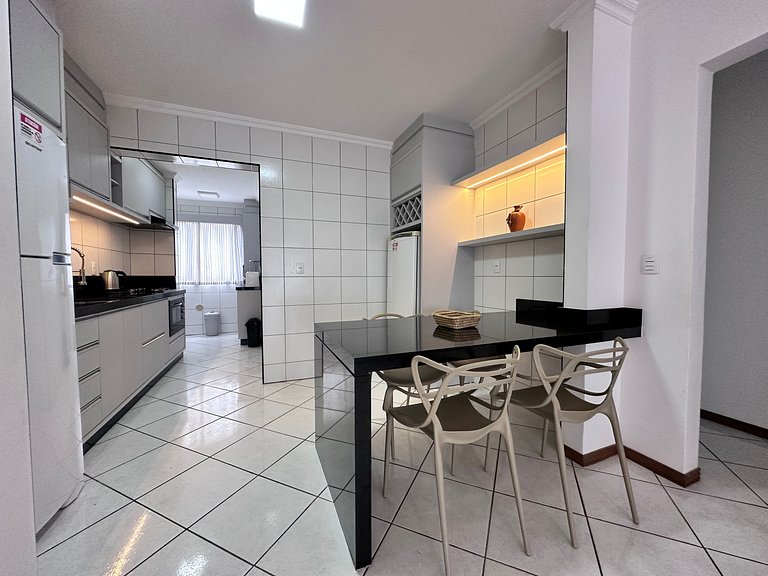 Cobertura 3 quartos para 8 pessoas, pertinho da praia !