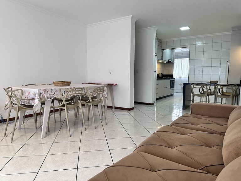 Cobertura 3 quartos para 8 pessoas, pertinho da praia !