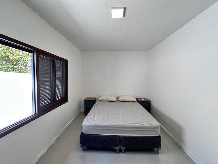 B508 - Ampla casa de praia perto do mar