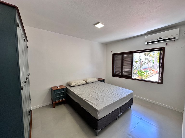 B508 - Ampla casa de praia perto do mar