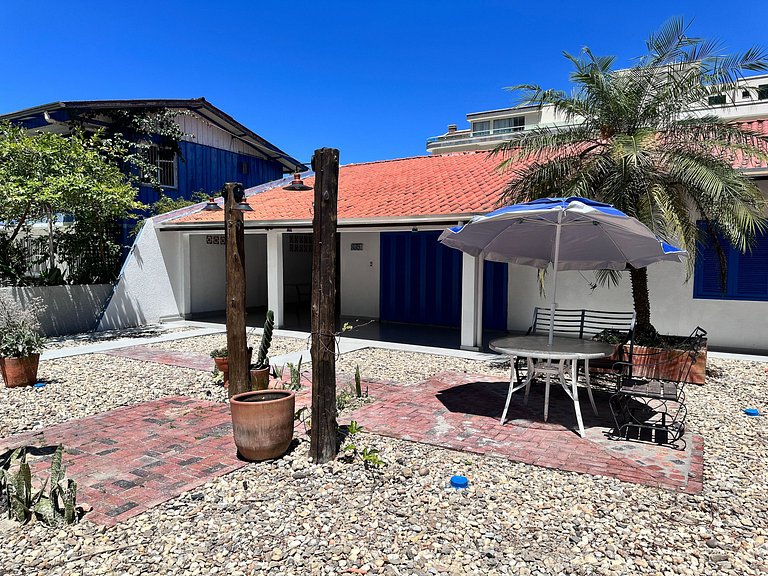 B508 - Ampla casa de praia perto do mar