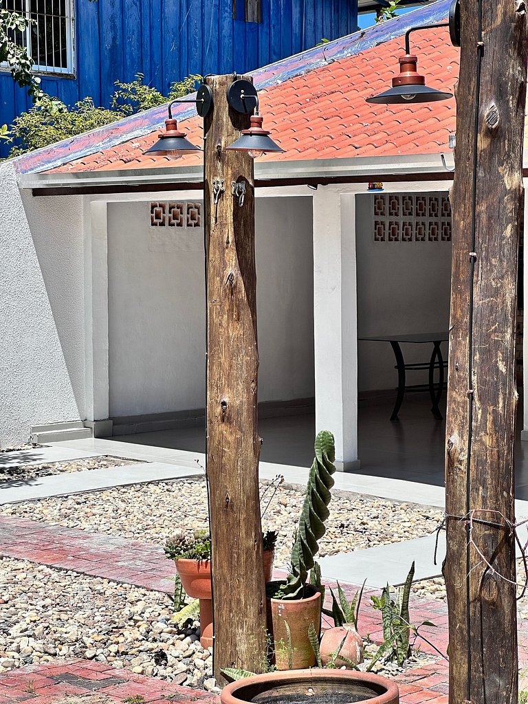 B508 - Ampla casa de praia perto do mar